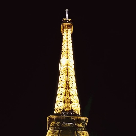 Meet your Posher, Whitney - Picture 1 of 1